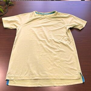 All in motion Lime green tee 🍋‍🟩